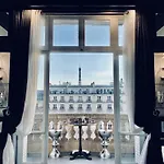 Balcony-Champs Elysees